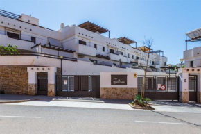 Precioso alojamiento con piscina y cerca de playa.
